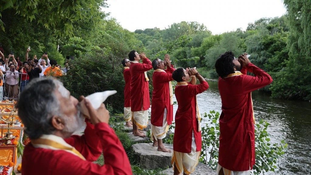 Live Shankhnaad conch invocation ceremony at International Riverfront event
